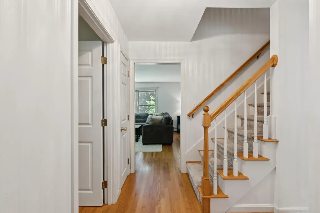 65 Hunter Place Cape Elizabeth ME 04107