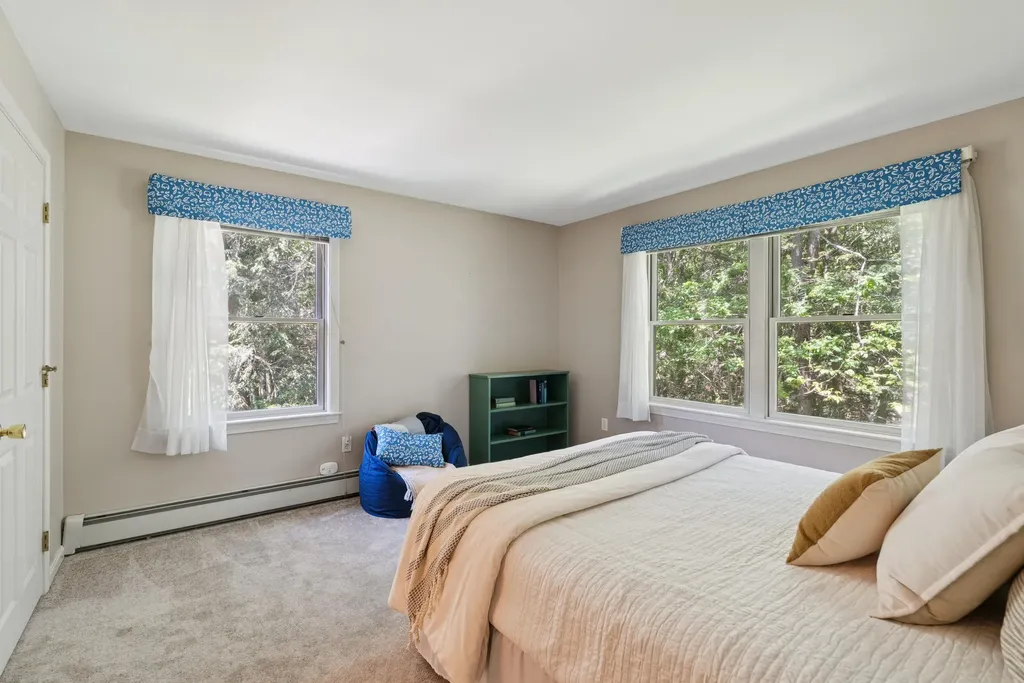 65 Hunter Place Cape Elizabeth ME 04107