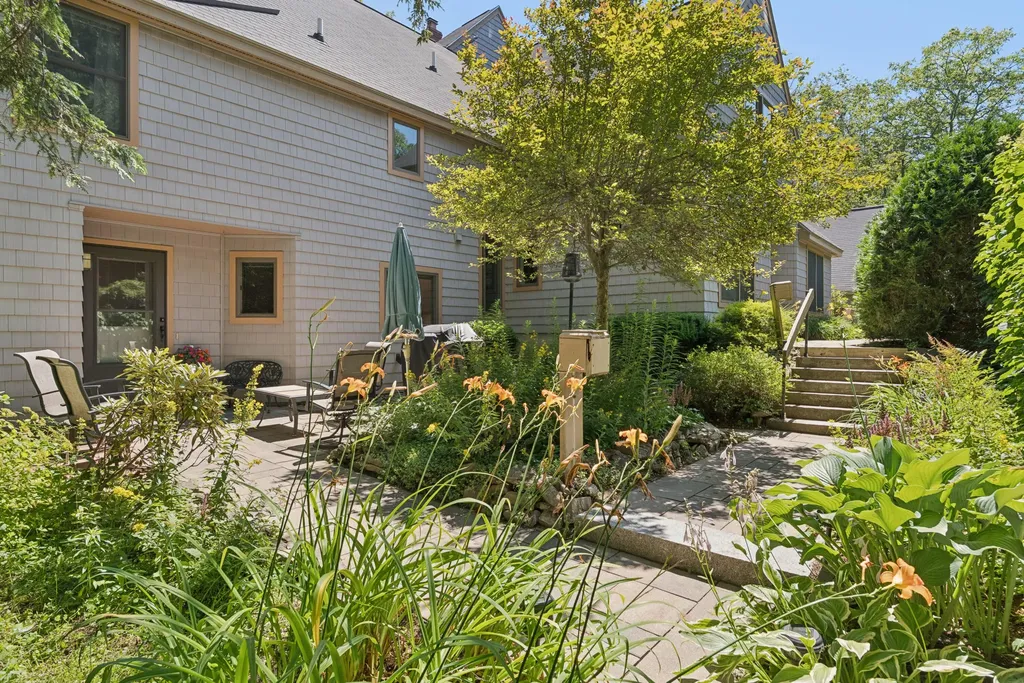 65 Hunter Place Cape Elizabeth ME 04107