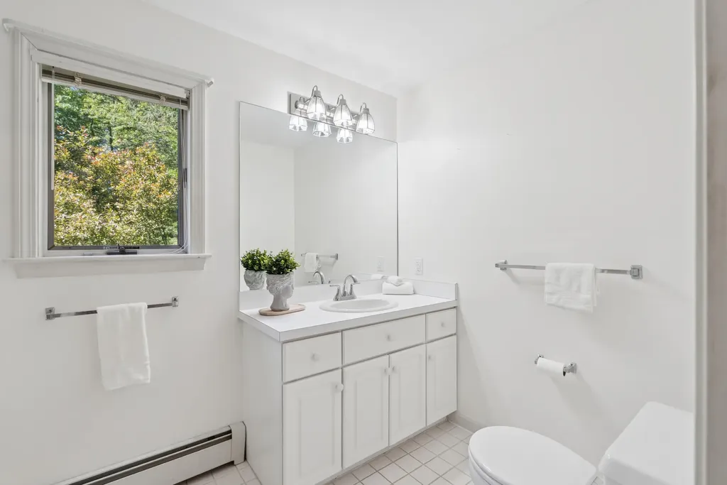 65 Hunter Place Cape Elizabeth ME 04107