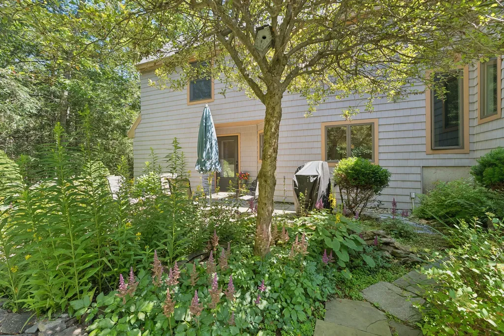 65 Hunter Place Cape Elizabeth ME 04107