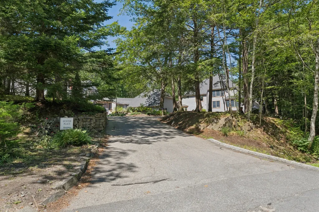 65 Hunter Place Cape Elizabeth ME 04107