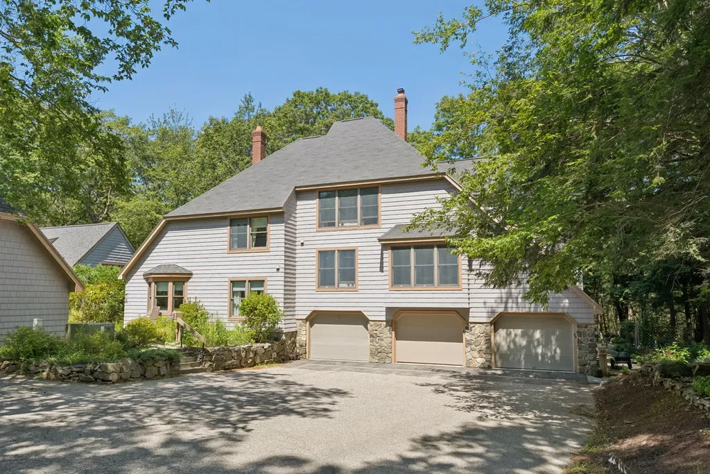 65 Hunter Place Cape Elizabeth ME 04107