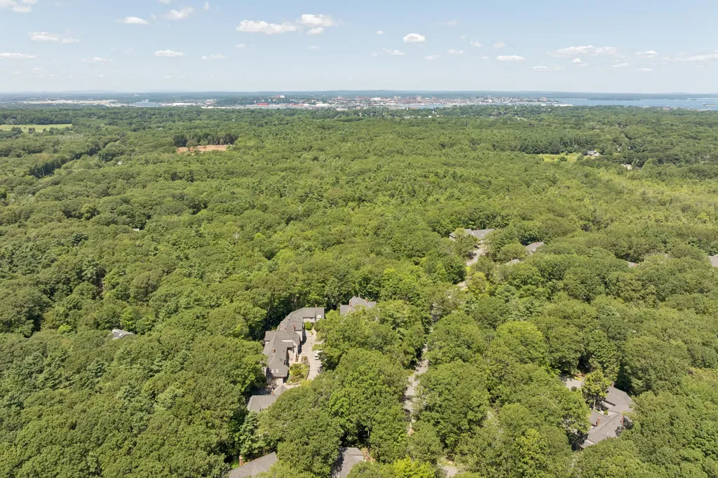 65 Hunter Place Cape Elizabeth ME 04107