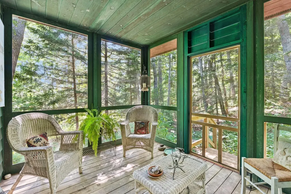 13 Eggemoggin Way Harpswell ME 04079