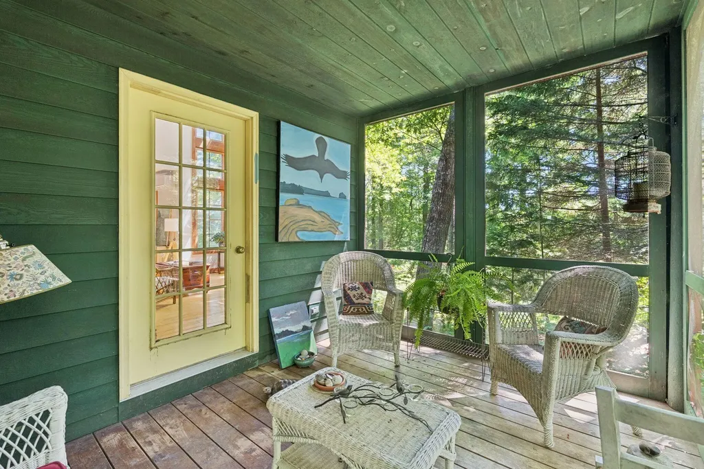 13 Eggemoggin Way Harpswell ME 04079