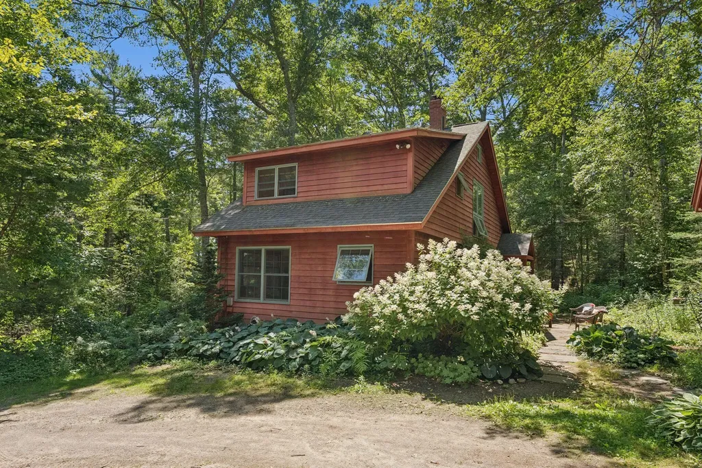 13 Eggemoggin Way Harpswell ME 04079