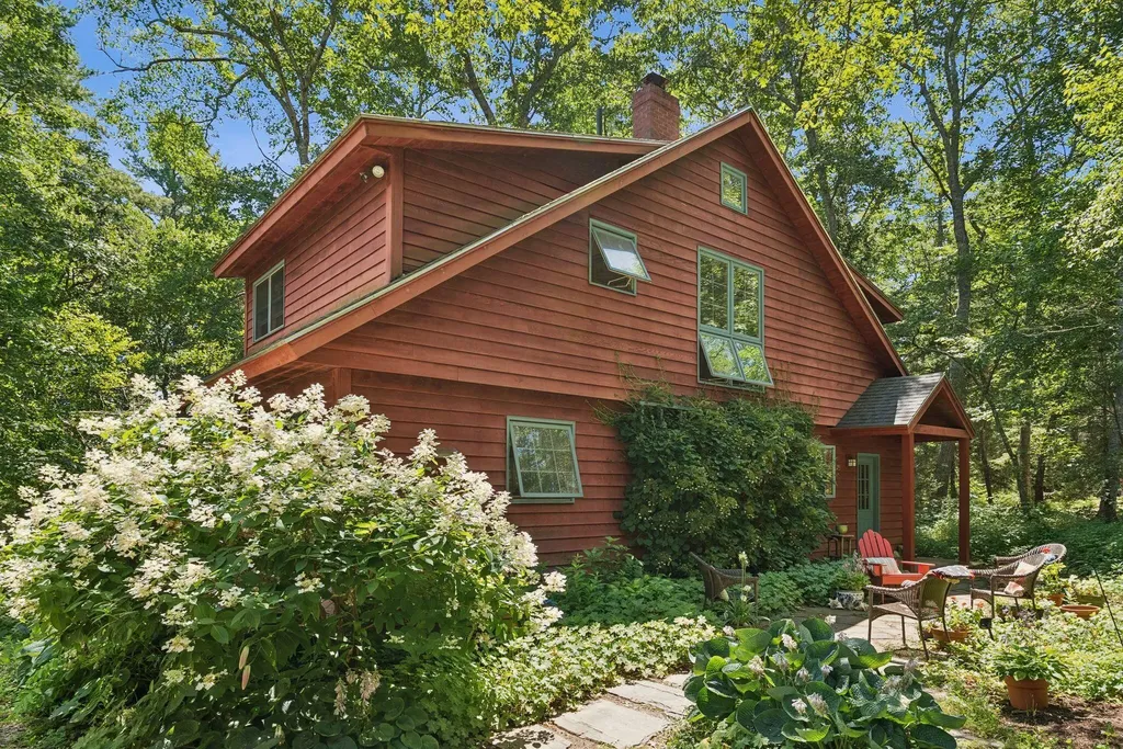 13 Eggemoggin Way Harpswell ME 04079