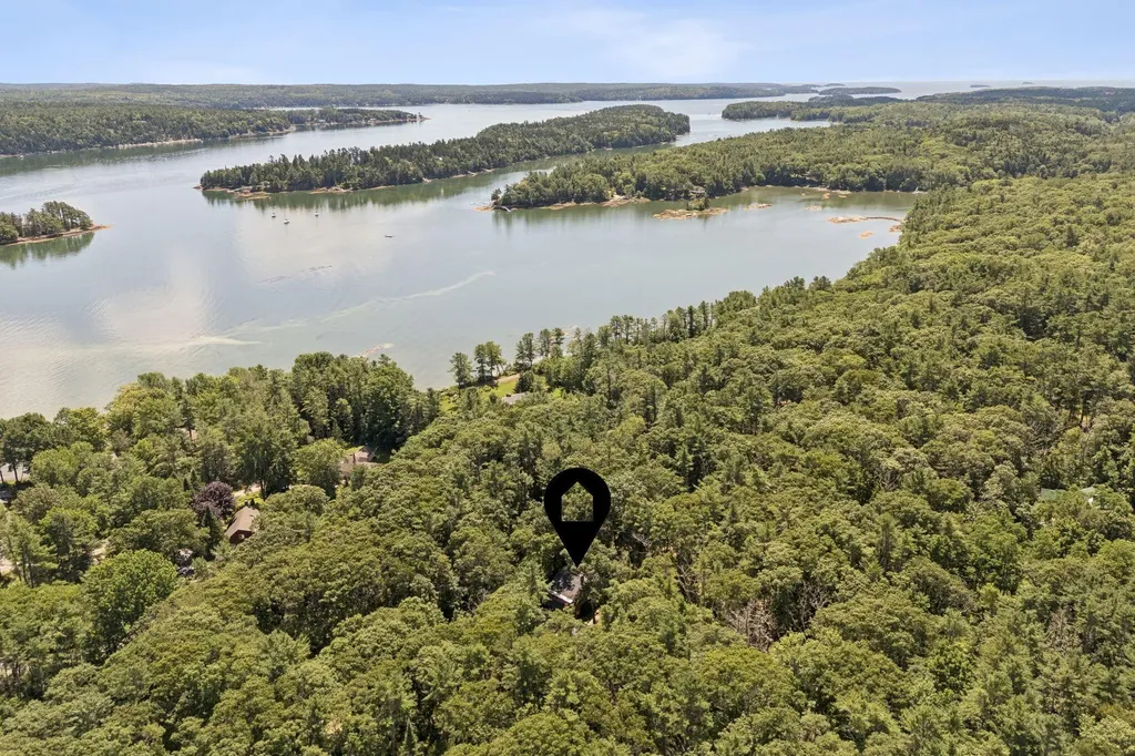 13 Eggemoggin Way Harpswell ME 04079