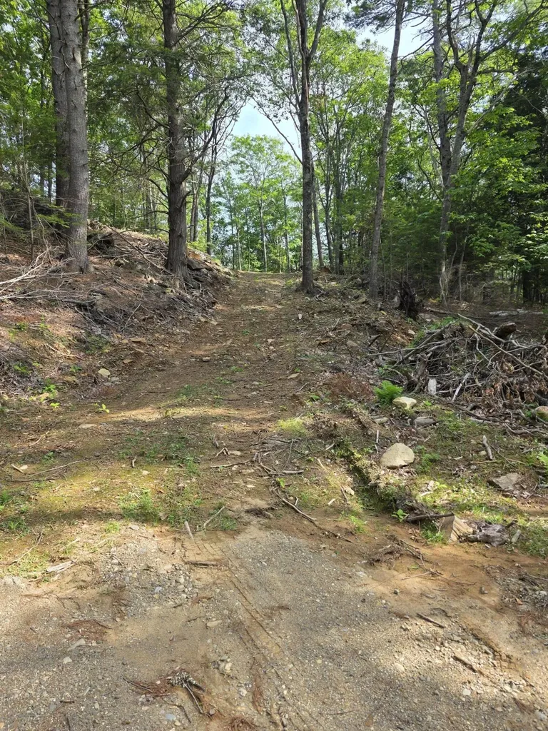 00 Pinnacle Road Liberty ME 04949