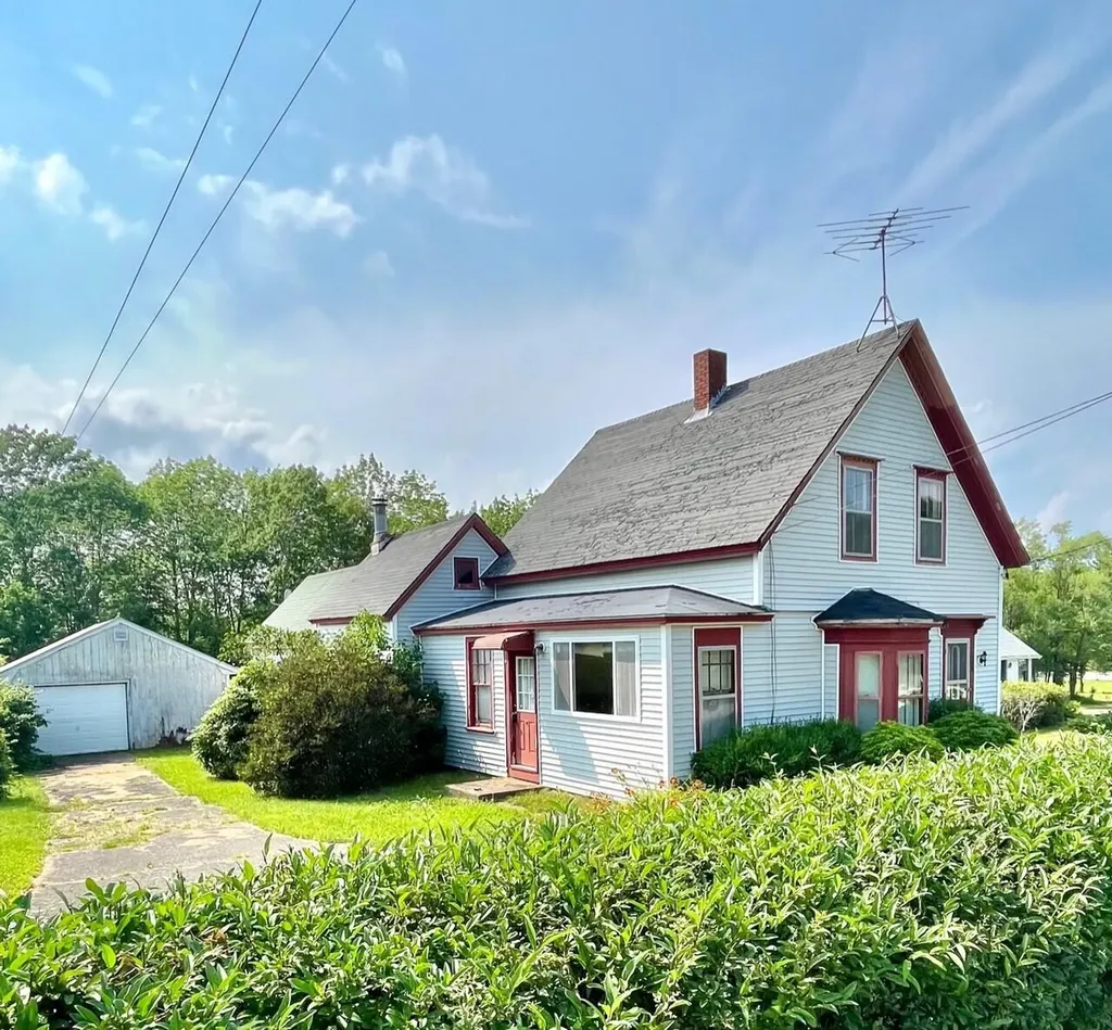 681 S Gouldsboro Road Gouldsboro ME 04607