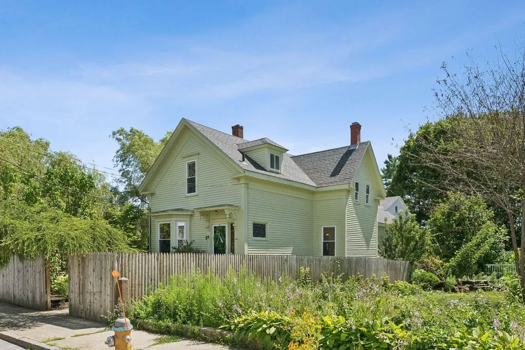 236-240 Concord Street W Portland ME 04103