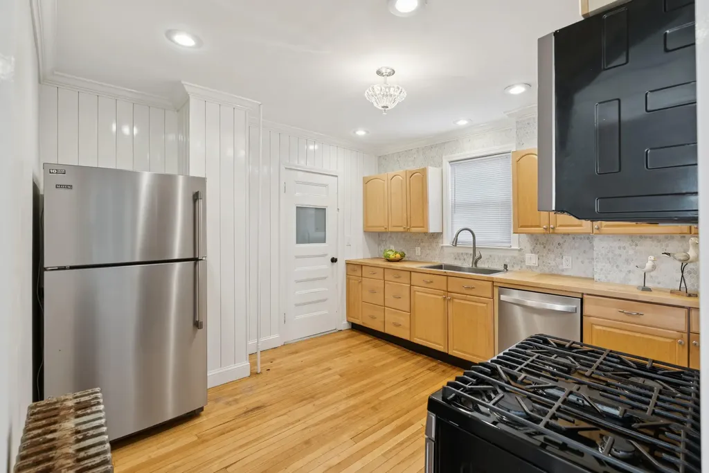 236-240 Concord Street W Portland ME 04103