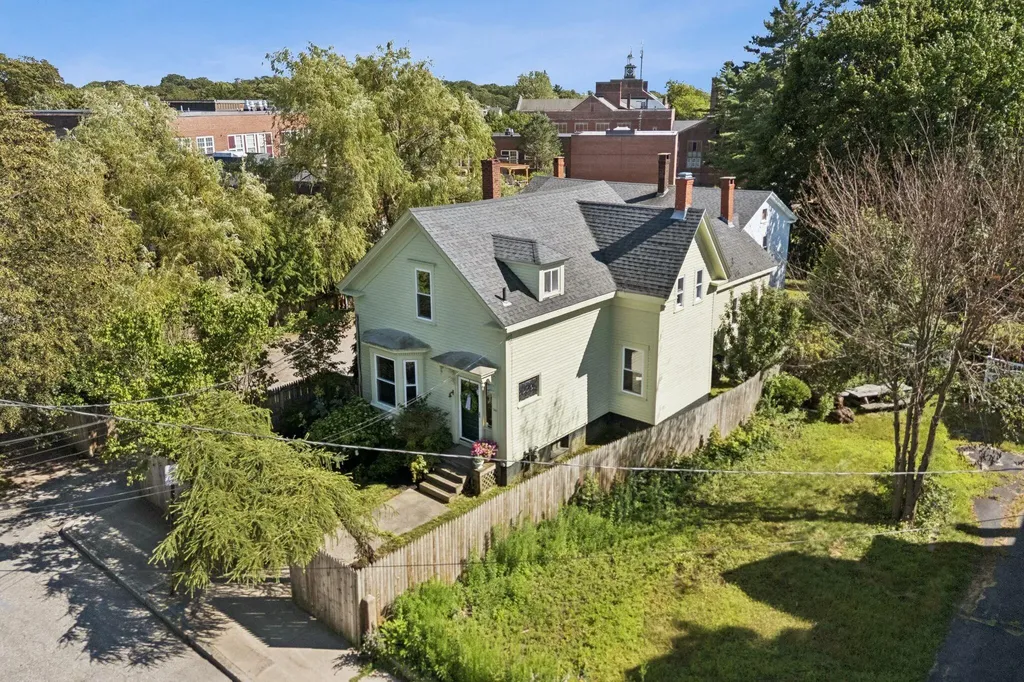 236-240 Concord Street W Portland ME 04103