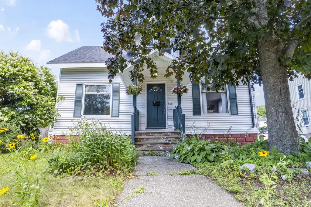 338 Ocean Street South Portland ME 04106