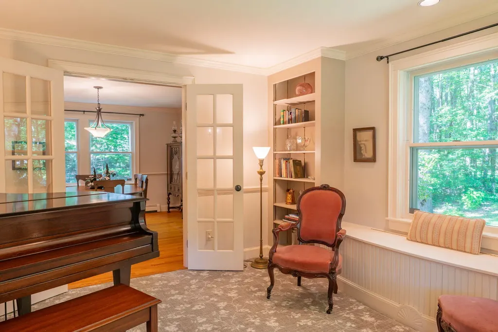 20 Stonecrest Drive Falmouth ME 04105