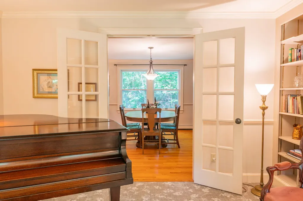 20 Stonecrest Drive Falmouth ME 04105