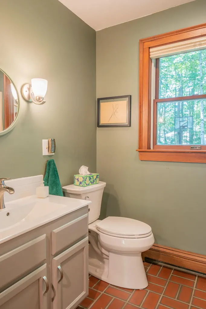 20 Stonecrest Drive Falmouth ME 04105