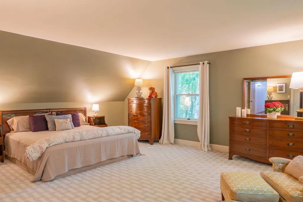 20 Stonecrest Drive Falmouth ME 04105