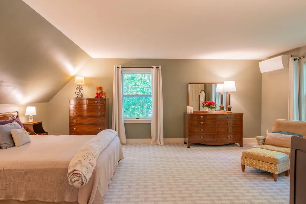 20 Stonecrest Drive Falmouth ME 04105