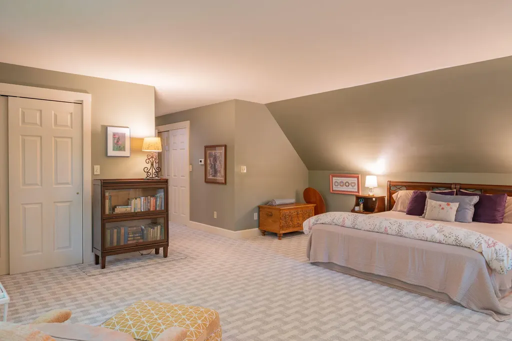 20 Stonecrest Drive Falmouth ME 04105