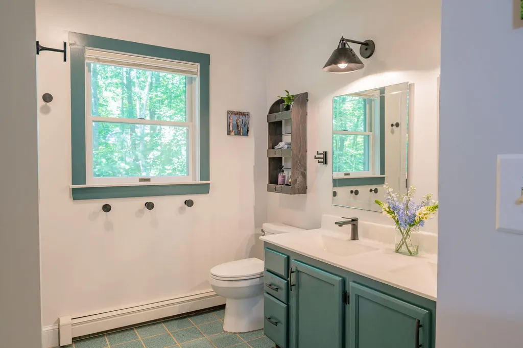 20 Stonecrest Drive Falmouth ME 04105