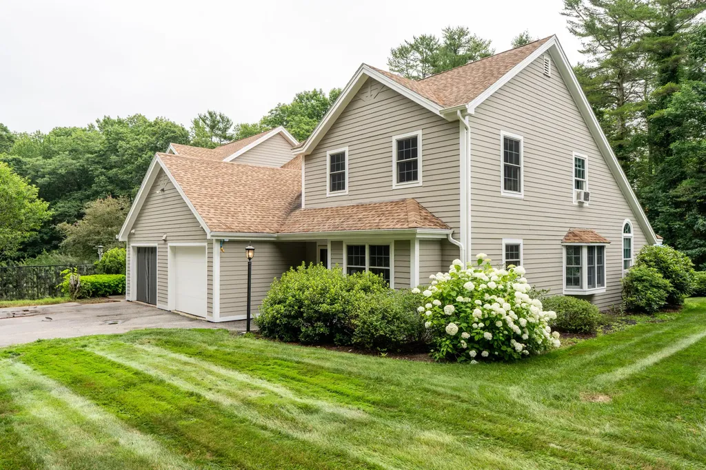 24 Meadow Lane Freeport ME 04032