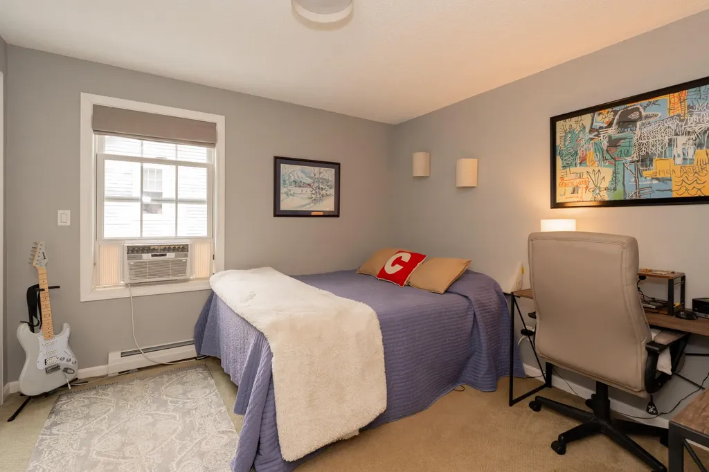 24 Meadow Lane Freeport ME 04032