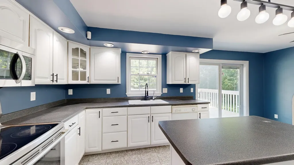 60 Vickery Road Auburn ME 04210