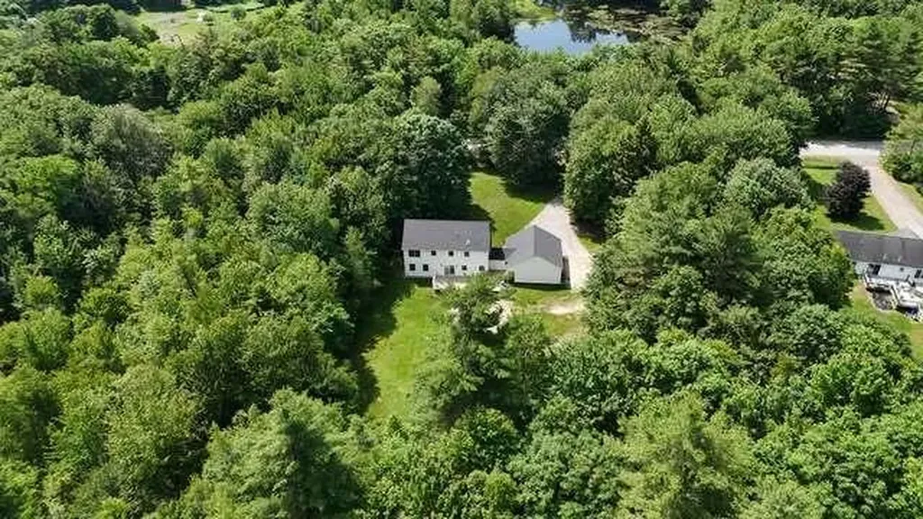60 Vickery Road Auburn ME 04210