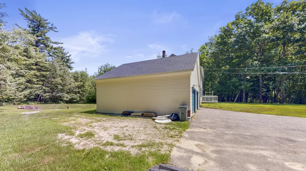 60 Vickery Road Auburn ME 04210