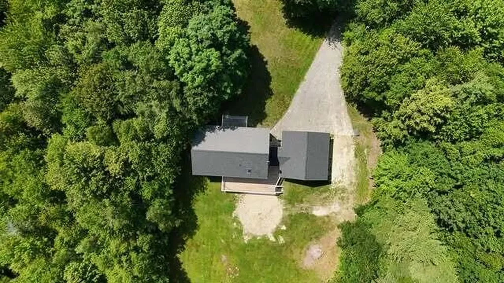 60 Vickery Road Auburn ME 04210