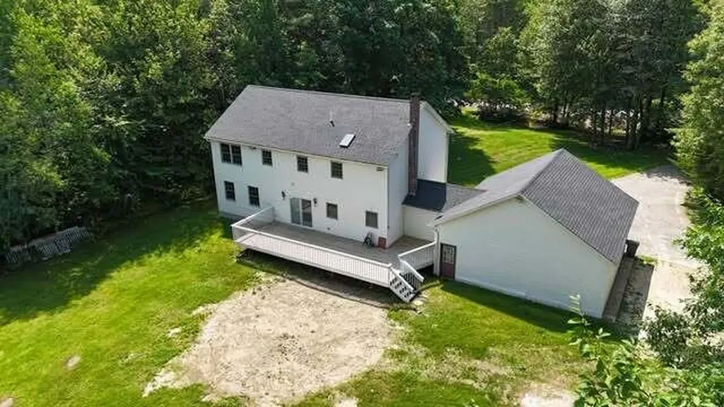 60 Vickery Road Auburn ME 04210