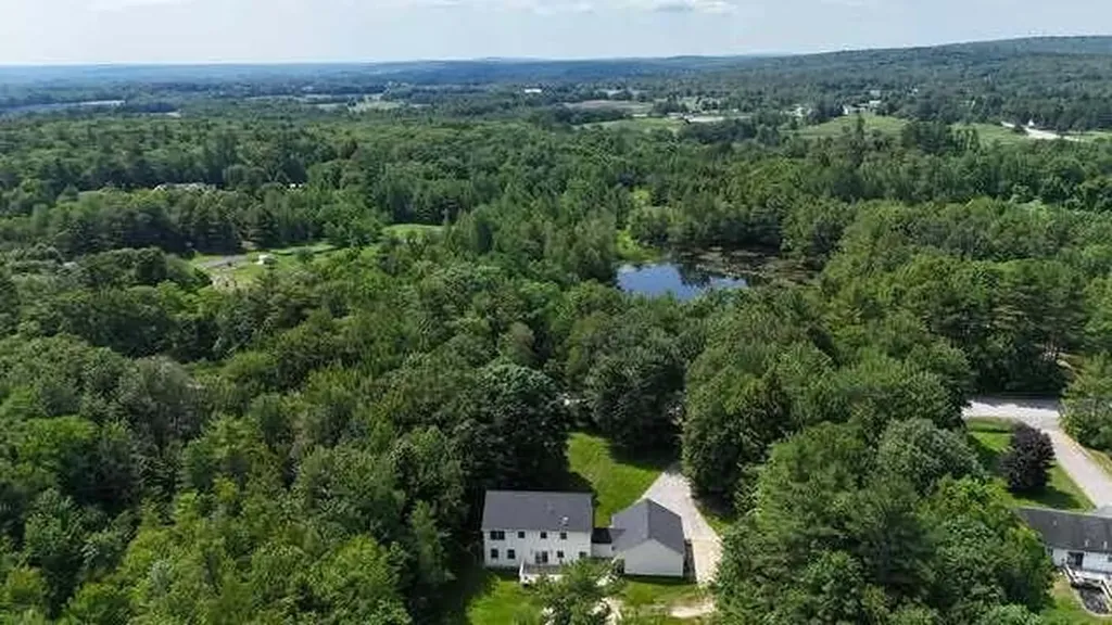 60 Vickery Road Auburn ME 04210