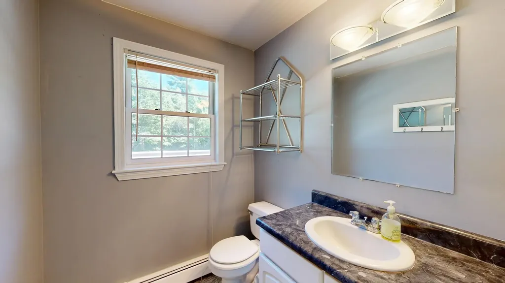 60 Vickery Road Auburn ME 04210