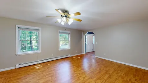 60 Vickery Road Auburn ME 04210
