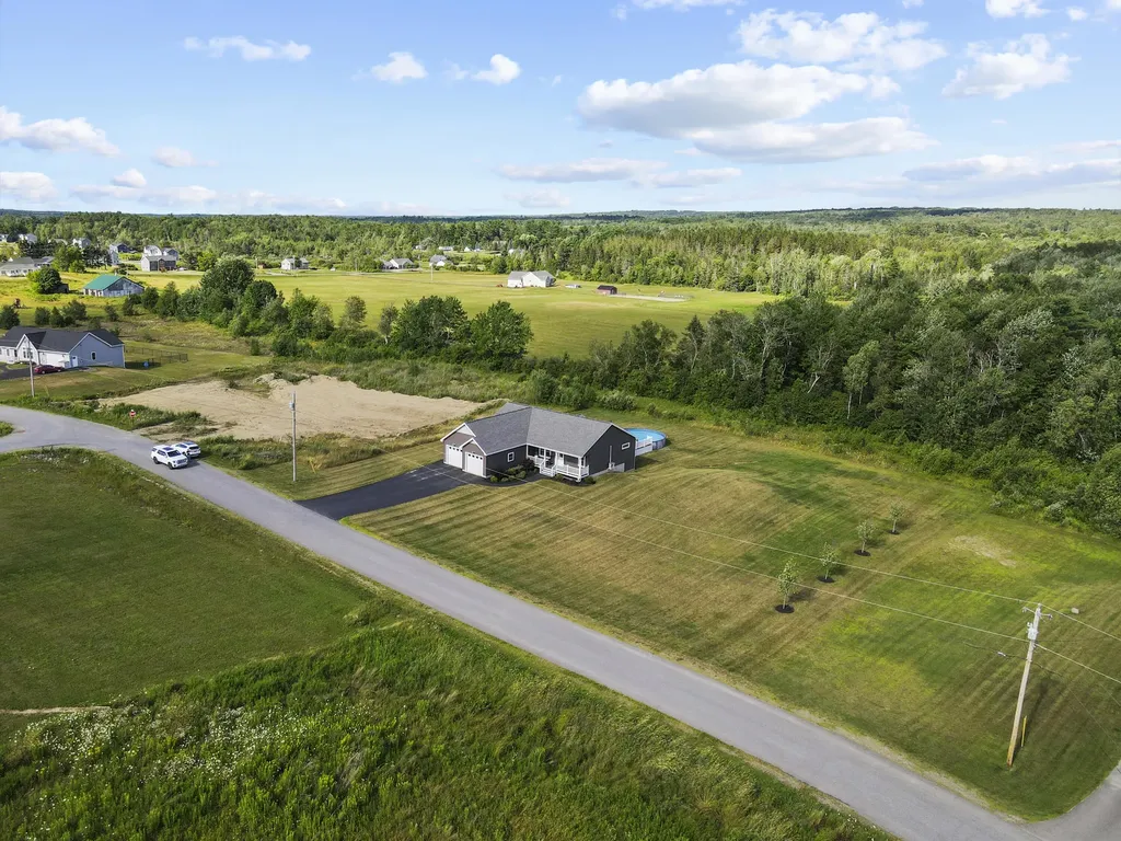 204 Edenfield Drive Hermon ME 04401
