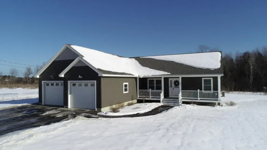 204 Edenfield Drive Hermon ME 04401