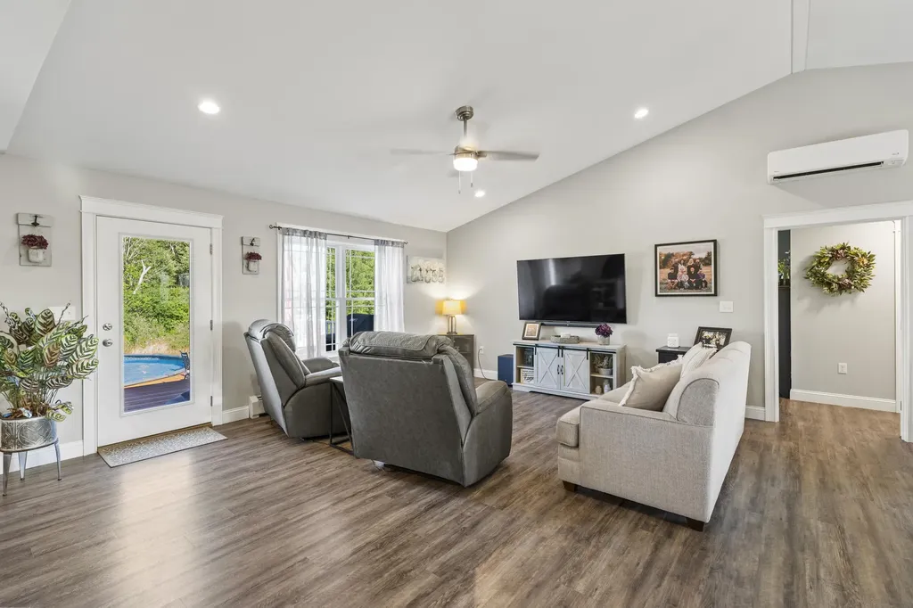 204 Edenfield Drive Hermon ME 04401