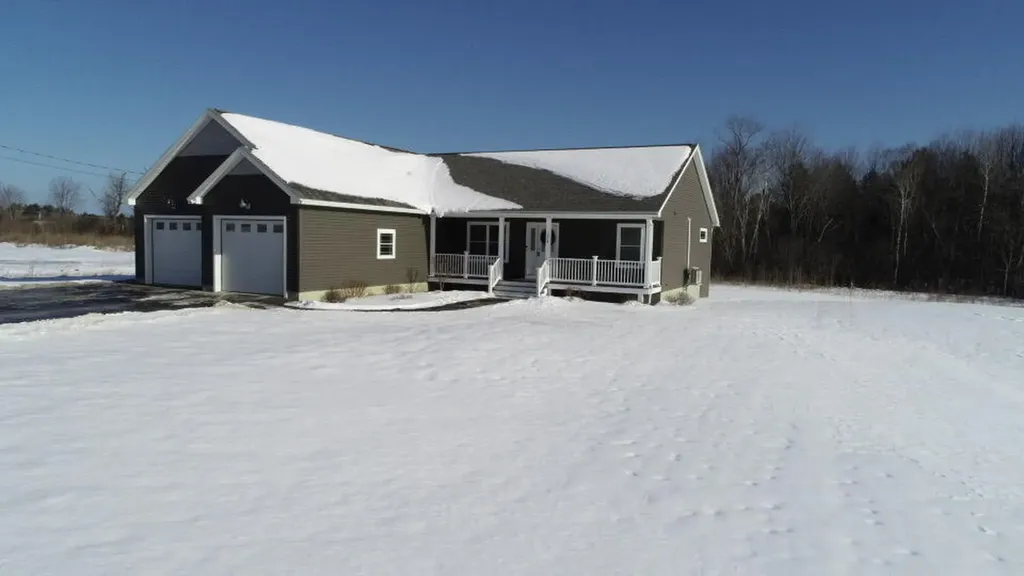 204 Edenfield Drive Hermon ME 04401