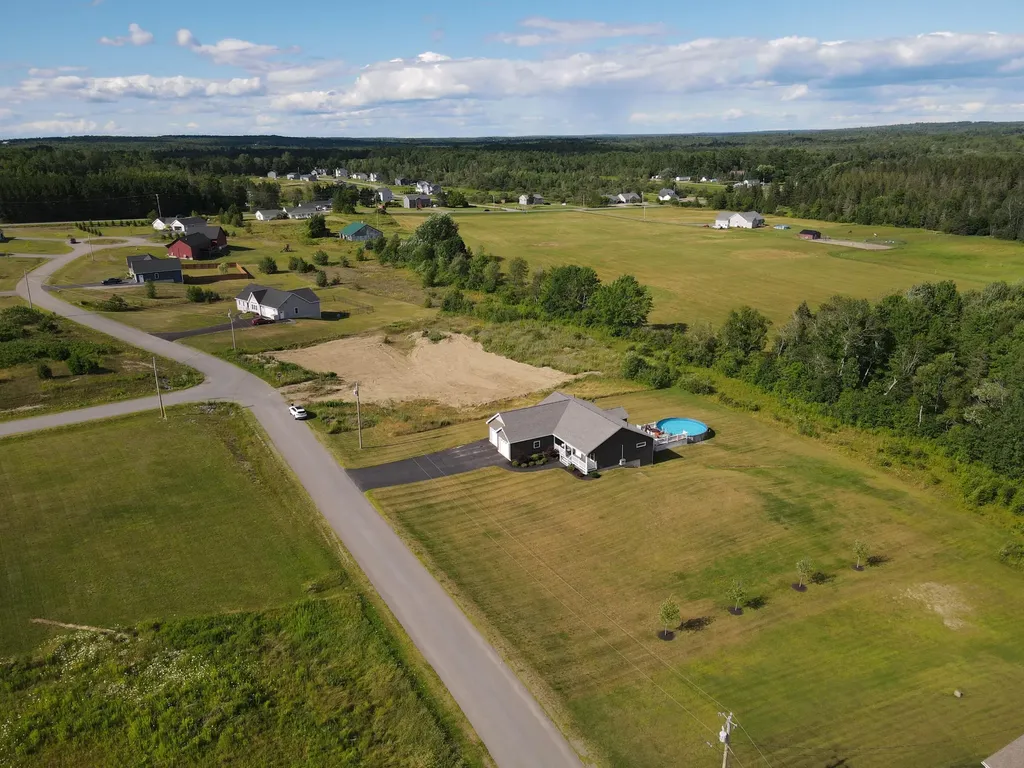 204 Edenfield Drive Hermon ME 04401