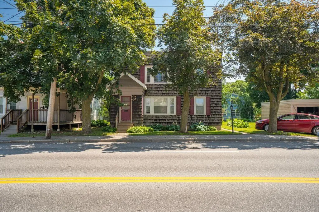 315 East Avenue Lewiston ME 04240