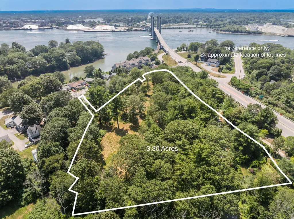9 Cook Street Kittery ME 03904