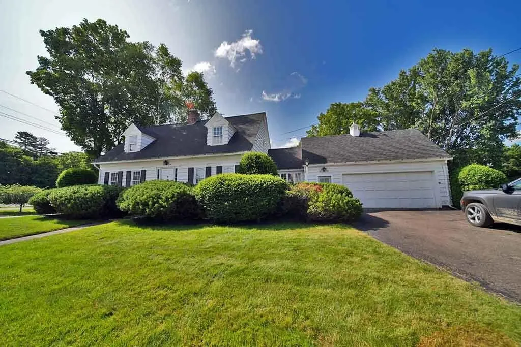 33 Pleasant Street Houlton ME 04730