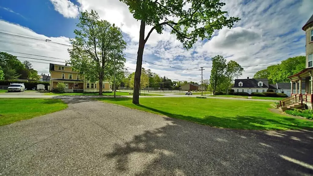 33 Pleasant Street Houlton ME 04730