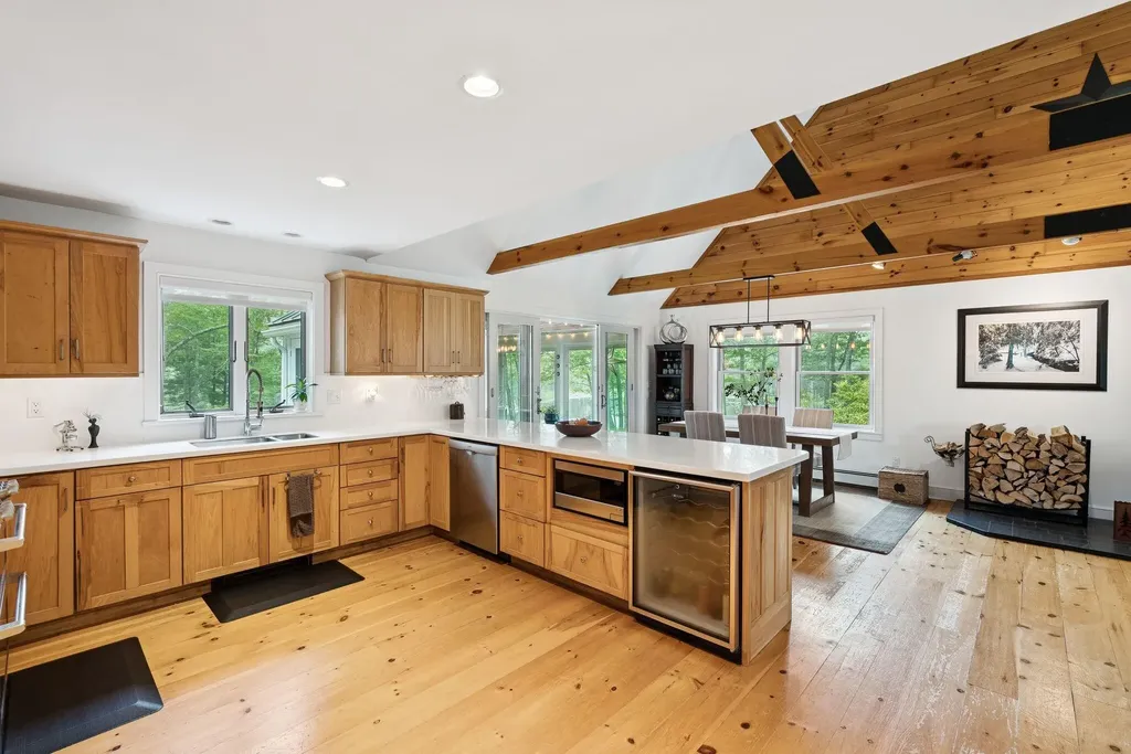 41 Beaver Lodge Lane Phippsburg ME 04562