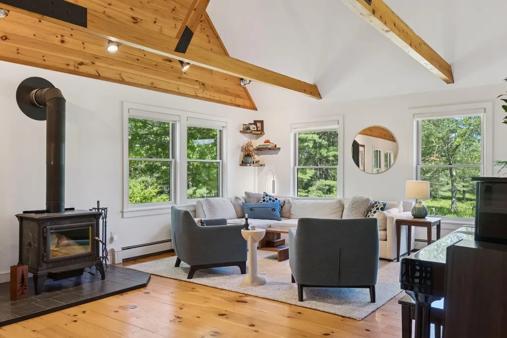 41 Beaver Lodge Lane Phippsburg ME 04562