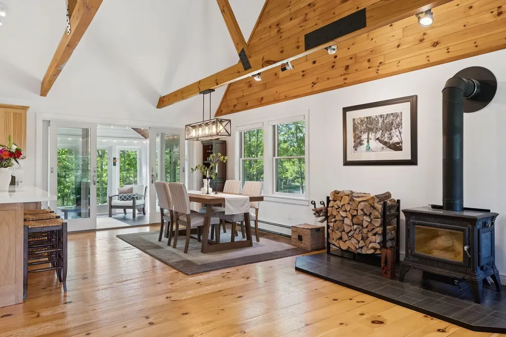41 Beaver Lodge Lane Phippsburg ME 04562