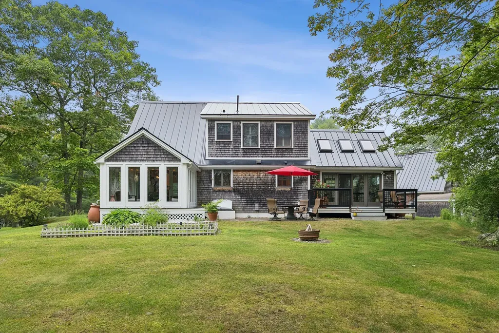 41 Beaver Lodge Lane Phippsburg ME 04562