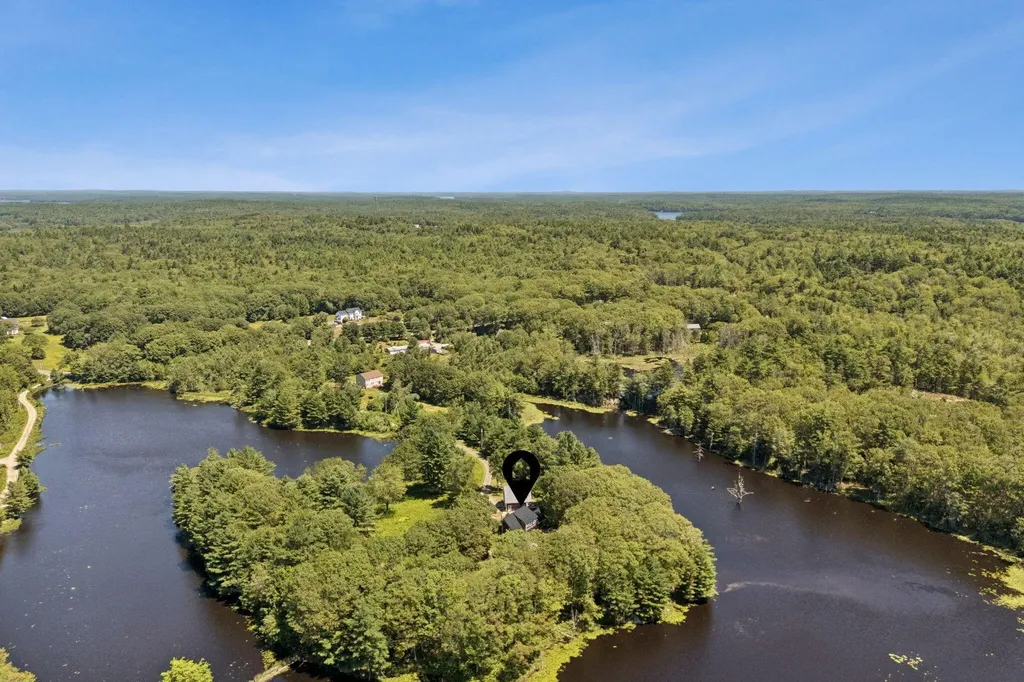 41 Beaver Lodge Lane Phippsburg ME 04562